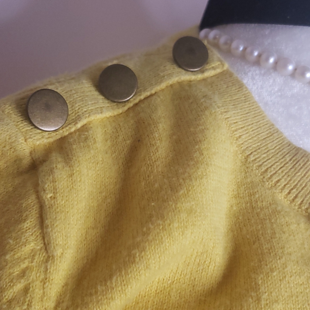 ❣️ FINAL SALE 🤍 XS LOFT Yellow Sweater